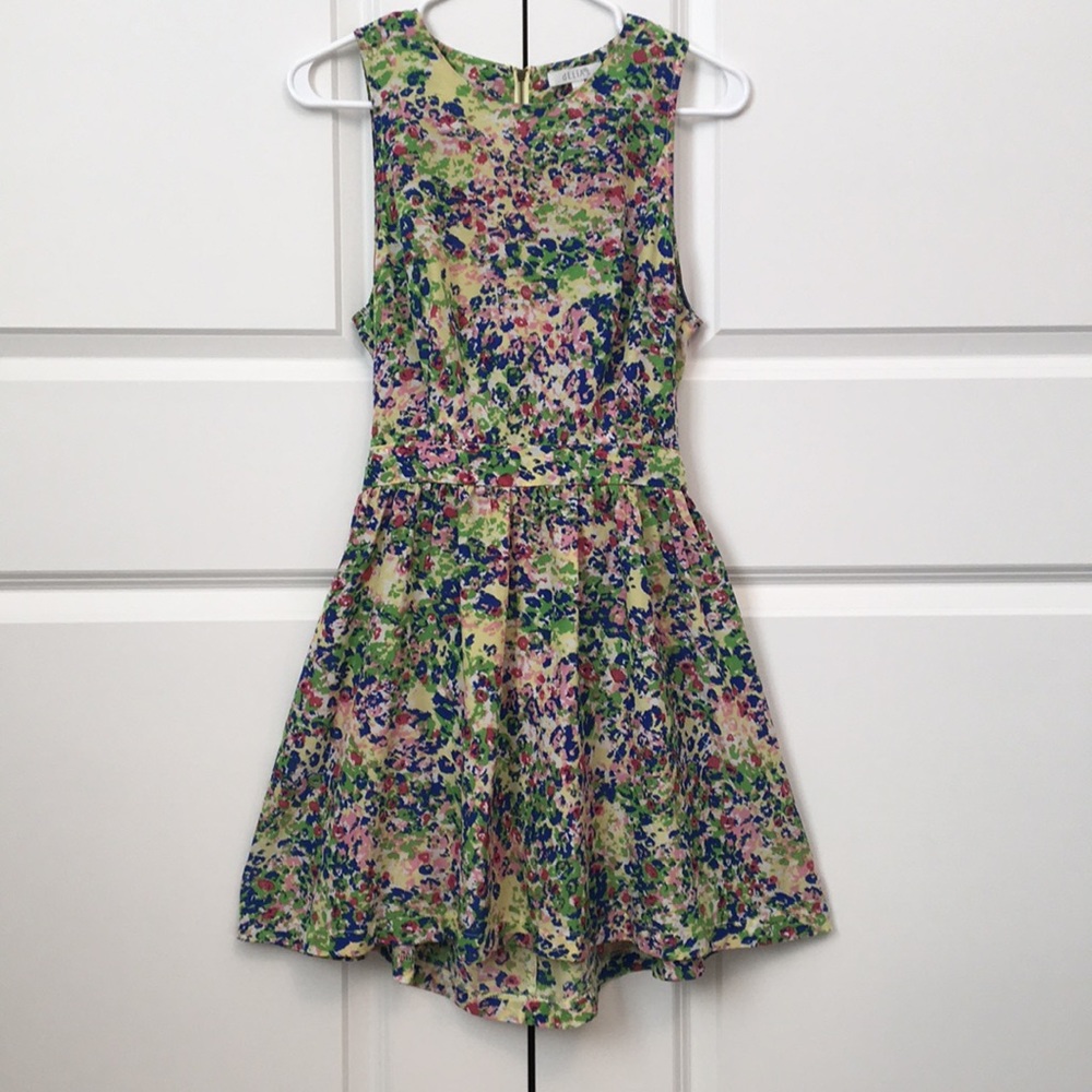 Floral print sundress with triangle back cutout